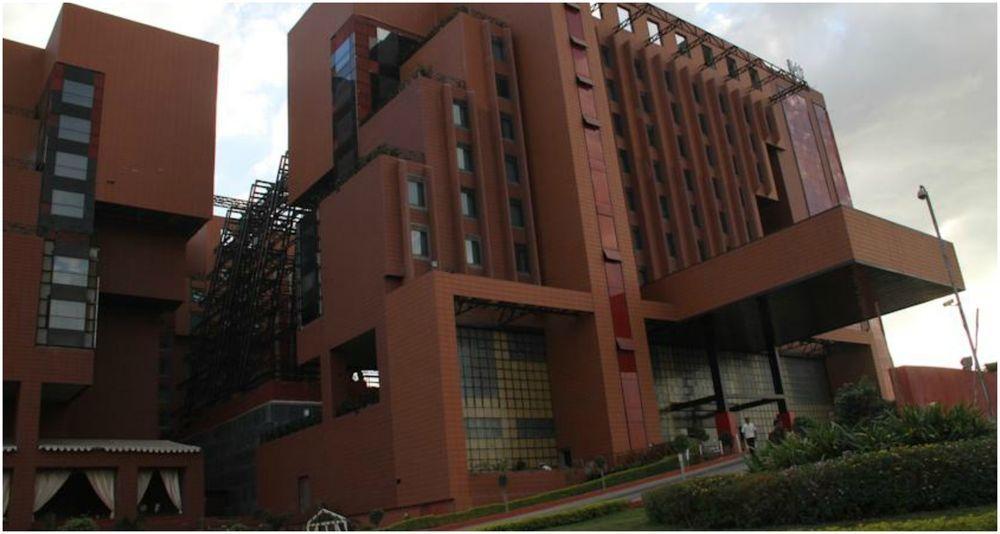 Vits Hotel Пуна Экстерьер фото
