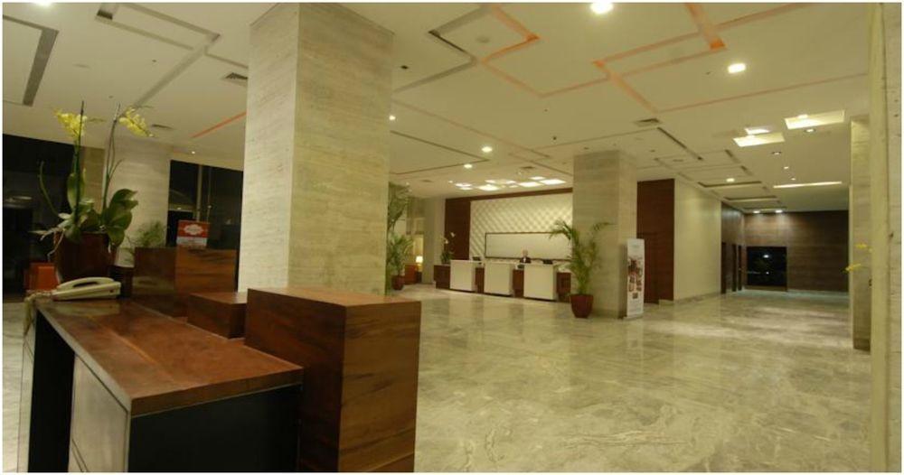 Vits Hotel Пуна Экстерьер фото