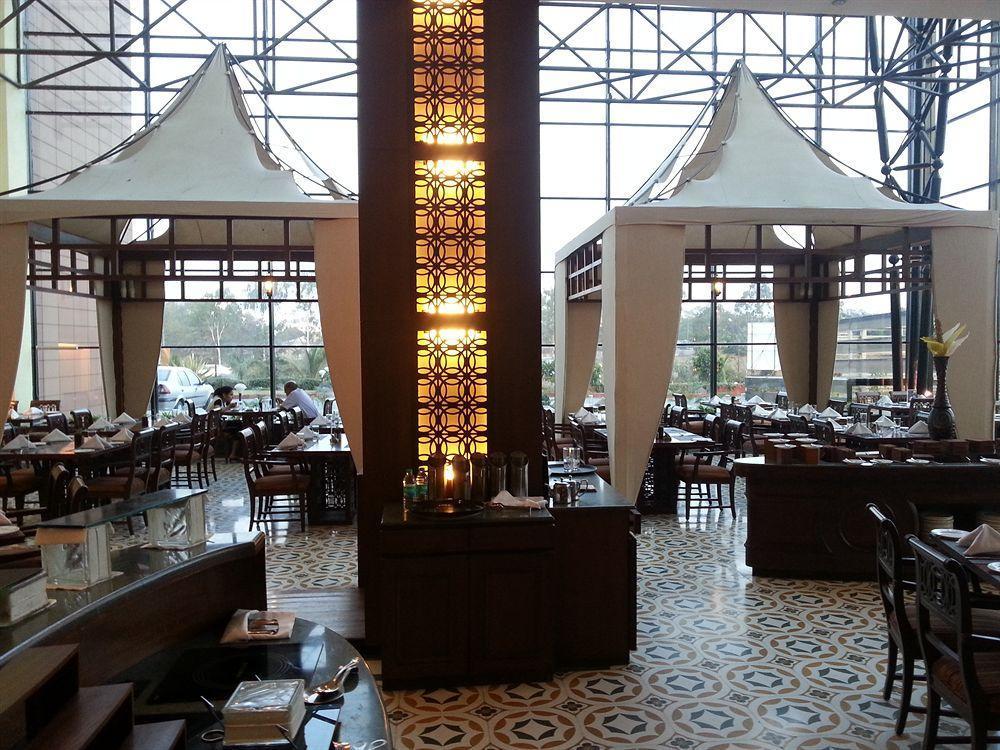 Vits Hotel Пуна Экстерьер фото