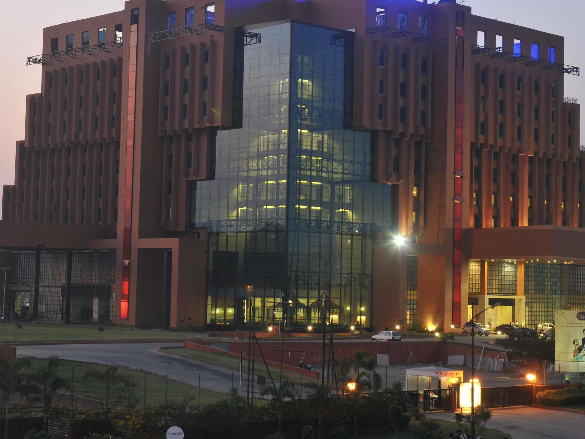 Vits Hotel Пуна Экстерьер фото